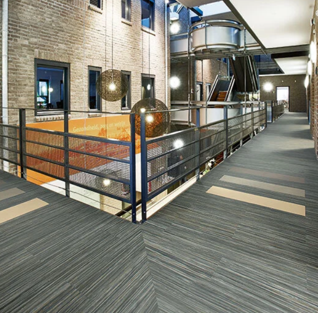 Marmoleum Modular t5237 Black Sheep