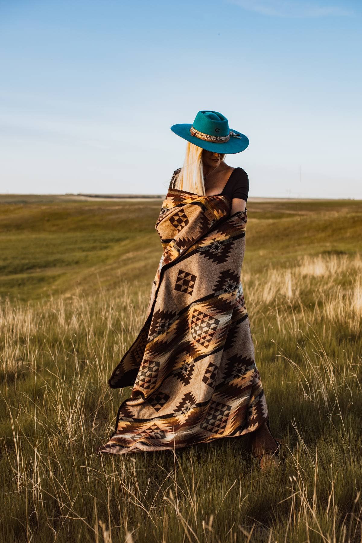 Meraki Movement - Prairie Sunset Aztek Alpaca Throw Blanket